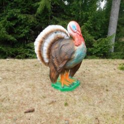 Kalkkunapatsas, jalustalla