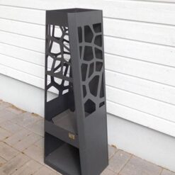 Pihatakka, grilli aito Nomilo, kuvattu sivulta