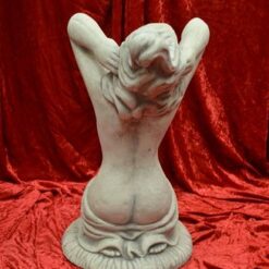 Veronica patsas, Betonipatsas, takaa