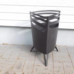 Nuotion tulisija, aito Nomilo, pihalla