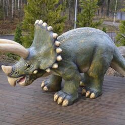 Dinosaurus Triceratops patsas