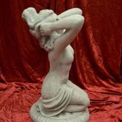 Veronica patsas, Betonipatsas, sivulta