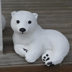 Jääkarhunpentupatsas, betonipatsas