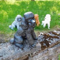 Villakoirapatsas, istumassa