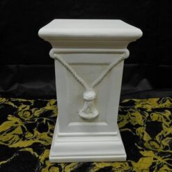 Koristepylväs, kuvattu läheltä