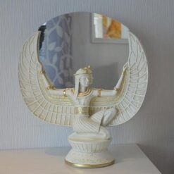 Sisustuspeili, pöydällä