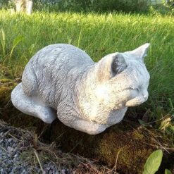 Kissapatsas, betonipatsas, kaunis pihalle