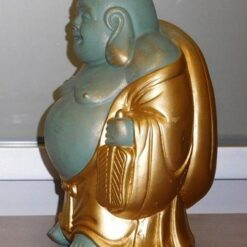 Buddha patsas, antiikin vihreä kulta, kuvattu sivulta