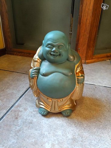 Buddhapatsas, antiikin vihreä kulta, kuvattu edestä