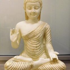 Buddhapatsas, antiikin valkoinen kulta, kuvattu edestä