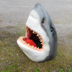 Hain pää patsas, suu.auki