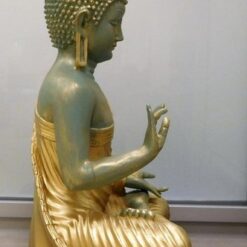 Buddhapatsas, kullattu asu kuvattu sivulta