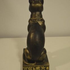 Kissapatsas Bastet, ruskea, kuvattu takaa