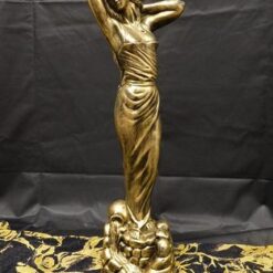 Diona patsas, edestä