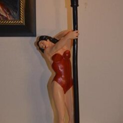 Naispatsas, Pole Dancer valaisin, pyöreällä kuvulla