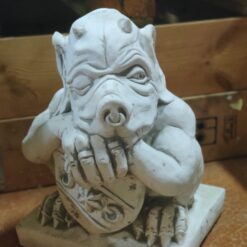 Gargoyle patsas, valkoinen