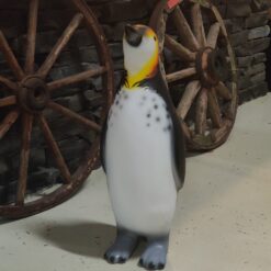 Pingviinipatsas, kuvattu edestä