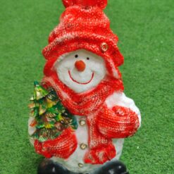 Lumiukkopatsas ja kuusi, punainen