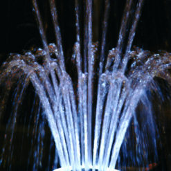 Valosuutin, kuvattu valkoisena