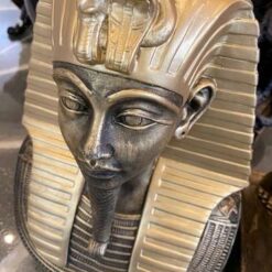 Faarao kipsipatsas, kuvattu ylhäältä